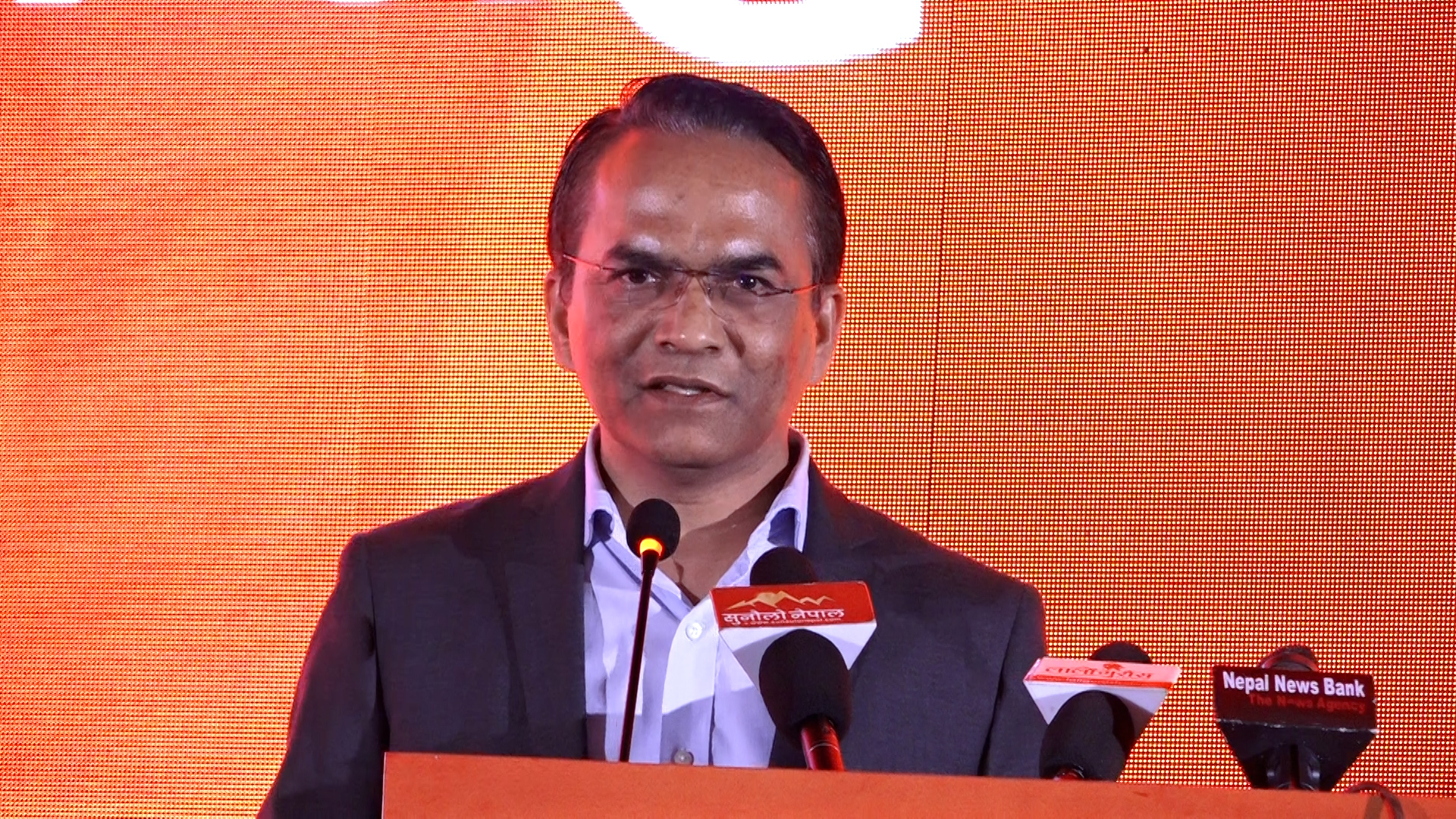 म मीनबहादुर जीलाई हेर्छु  उहाँले दुई महिनामा गरेर देखाउँछु भन्नु भएको थियो ,पुरा गर्नुभयो : गभर्नर
